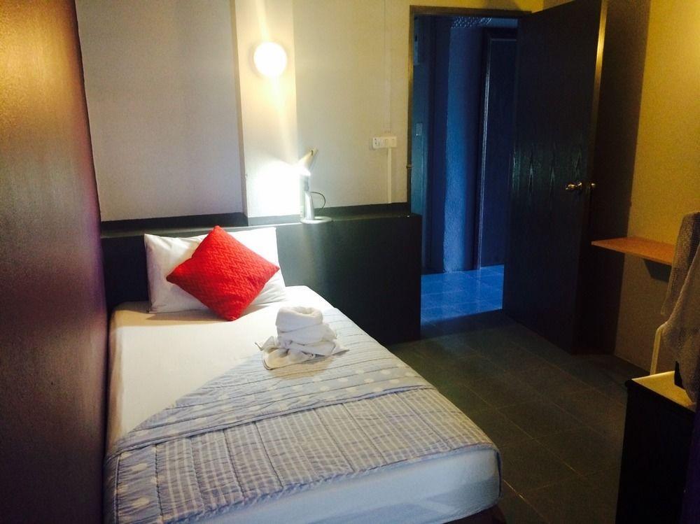 Rooms@Krabi Guesthouse Екстериор снимка