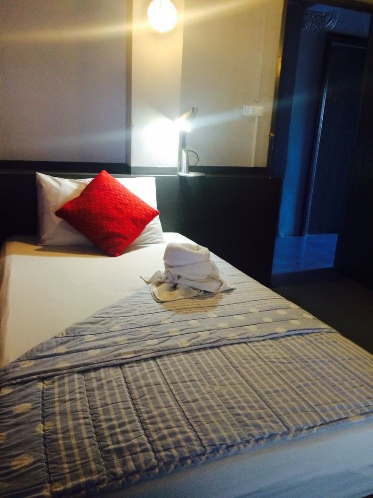 Rooms@Krabi Guesthouse Екстериор снимка